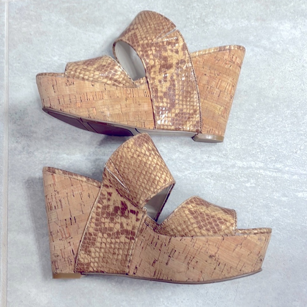 Cork platform shoes Nine West snake print 4.5 inch size 8